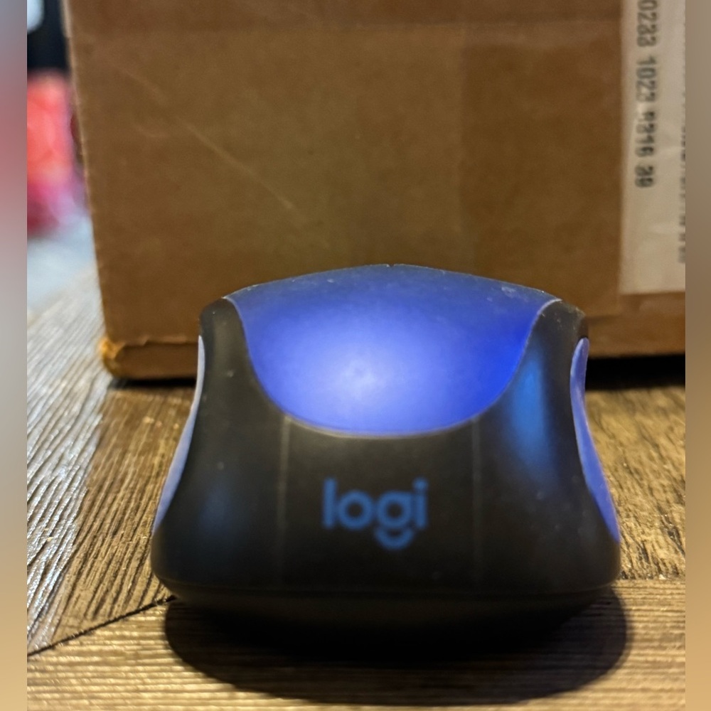 New Logitech Wireless Mouse. - Picture 2 of 6